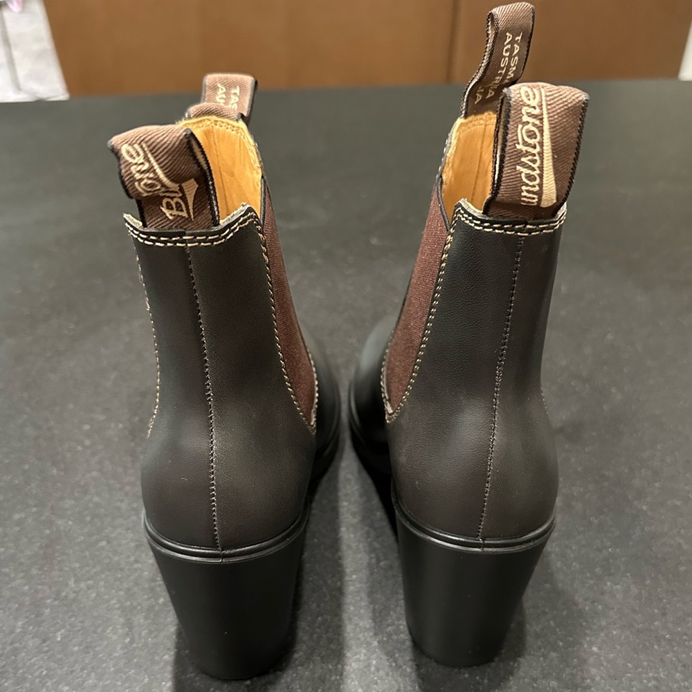 Blundstone Stout brown Heeled Chelsea Boots - Picture 7 of 9